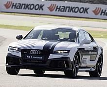 Audi RS 7 piloted driving concept umrundet fahrerlos Hockenheimring im Renntempo 